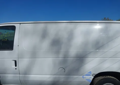 2013 Ford E-150 Commercial z USA, uszkodzony, nr VIN 1FTNS1EW1DDA29427